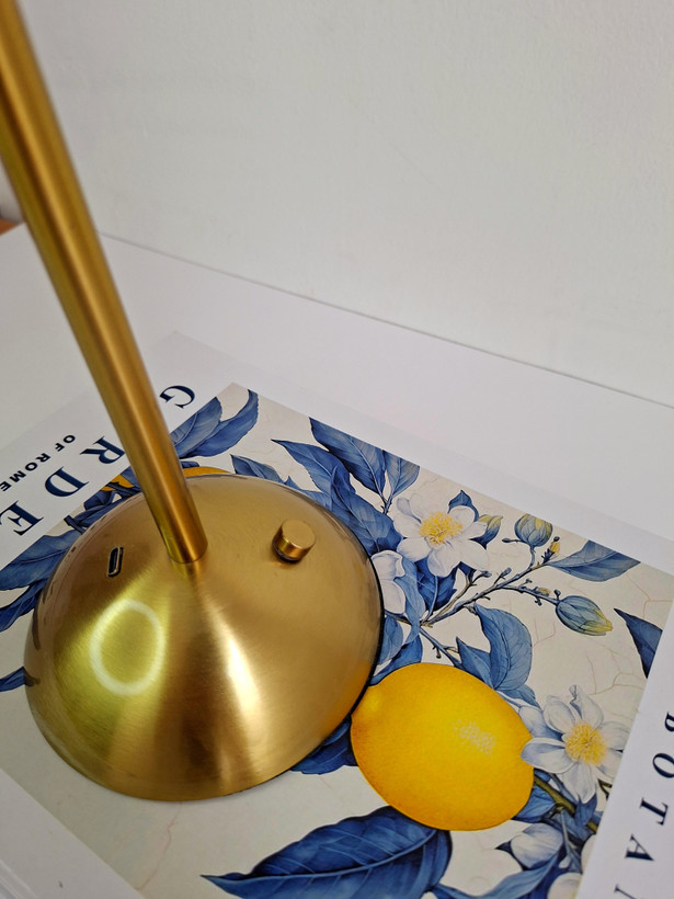 آباژور شارژی لمسی